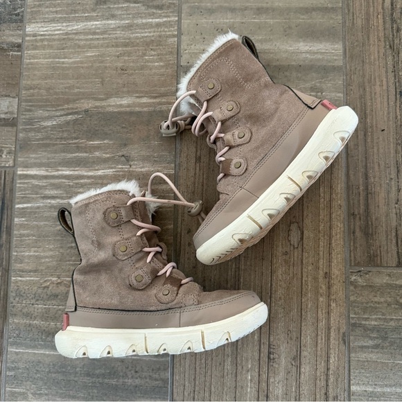 Girls Sorel Explorer Next Joan Waterproof Boot size 1 - Picture 7 of 9